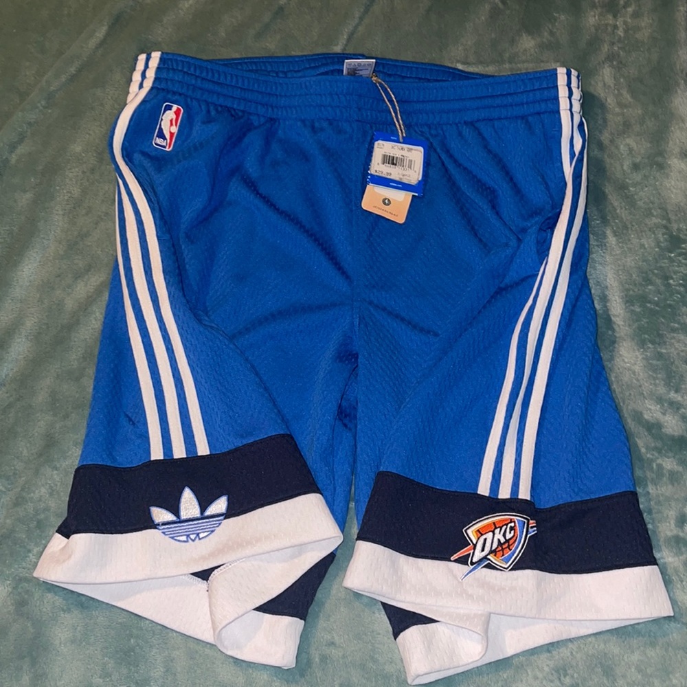 Brand new adidas Oklahoma City thunder basketball shorts XL